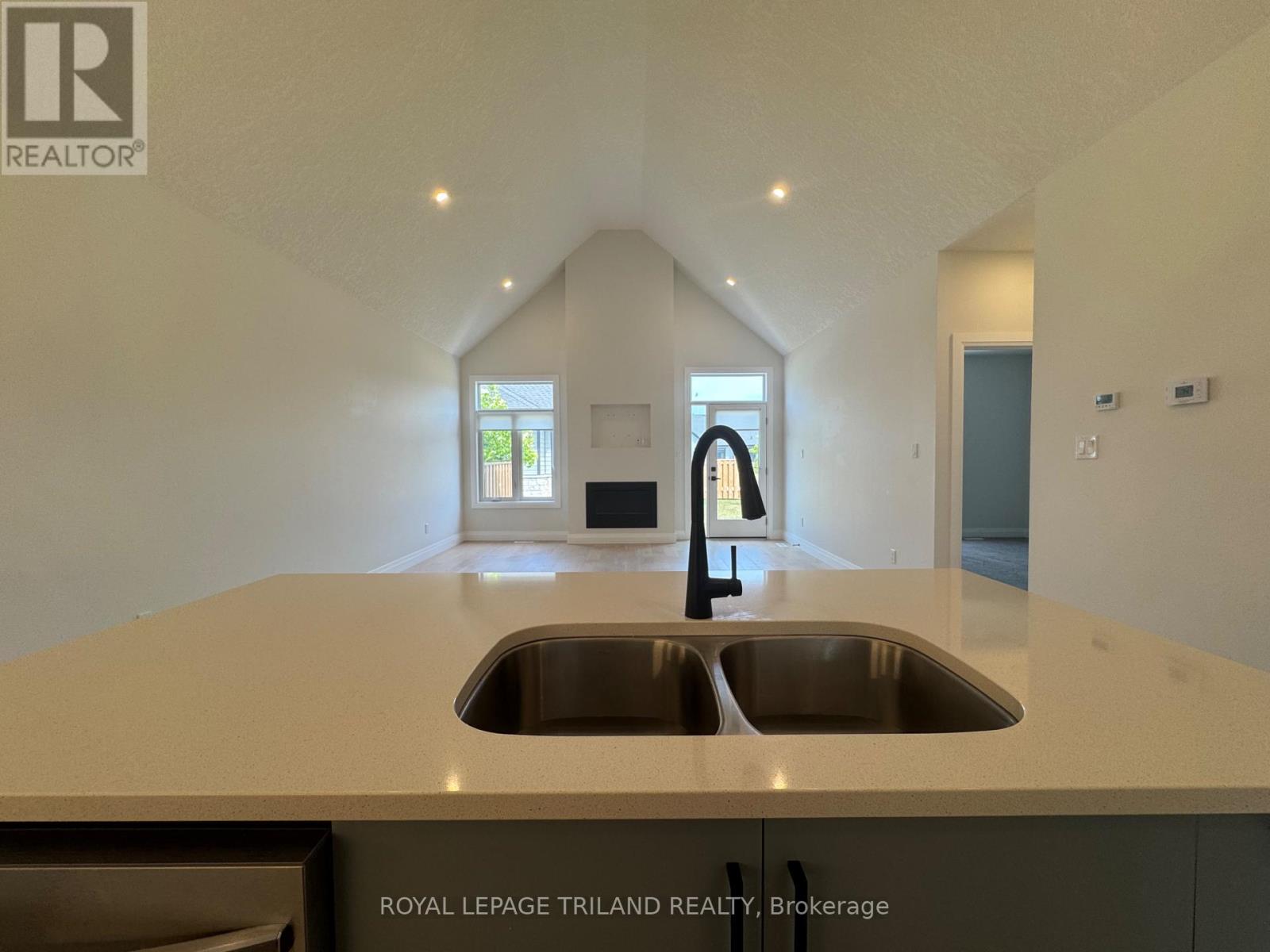 49 - 63 Compass Trail, Central Elgin, Ontario  N5L 0B4 - Photo 10 - X12458861