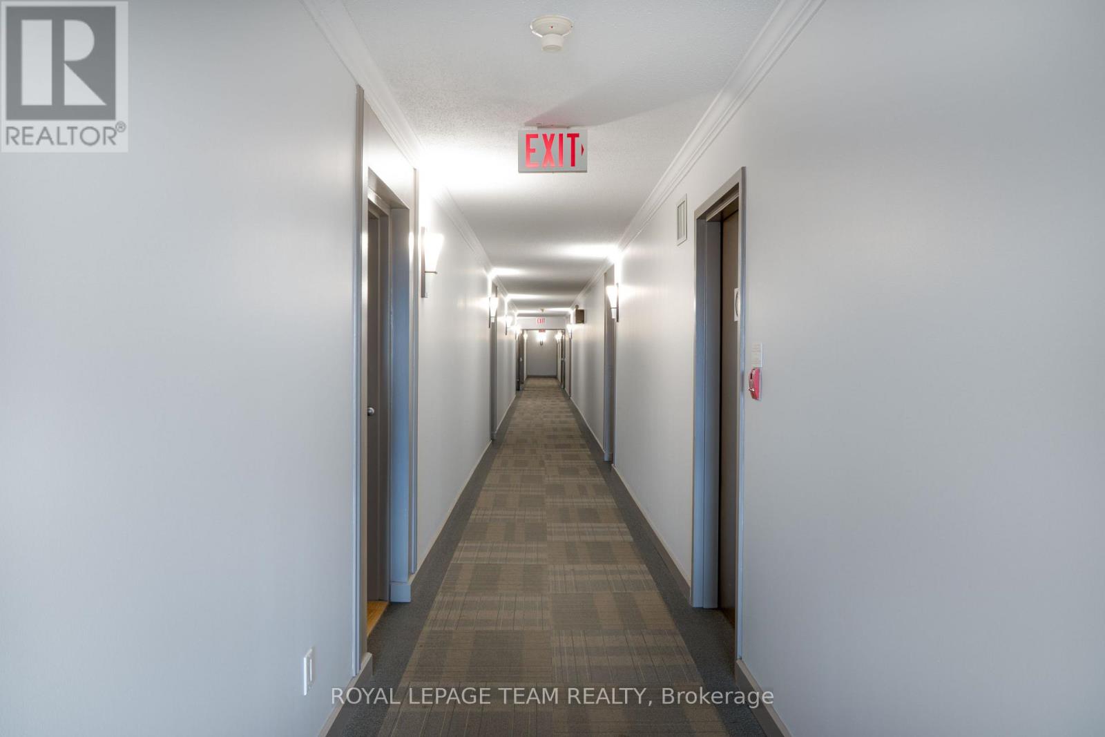 406 - 270 Brittany Drive, Ottawa, Ontario  K1K 4M3 - Photo 5 - X12420396