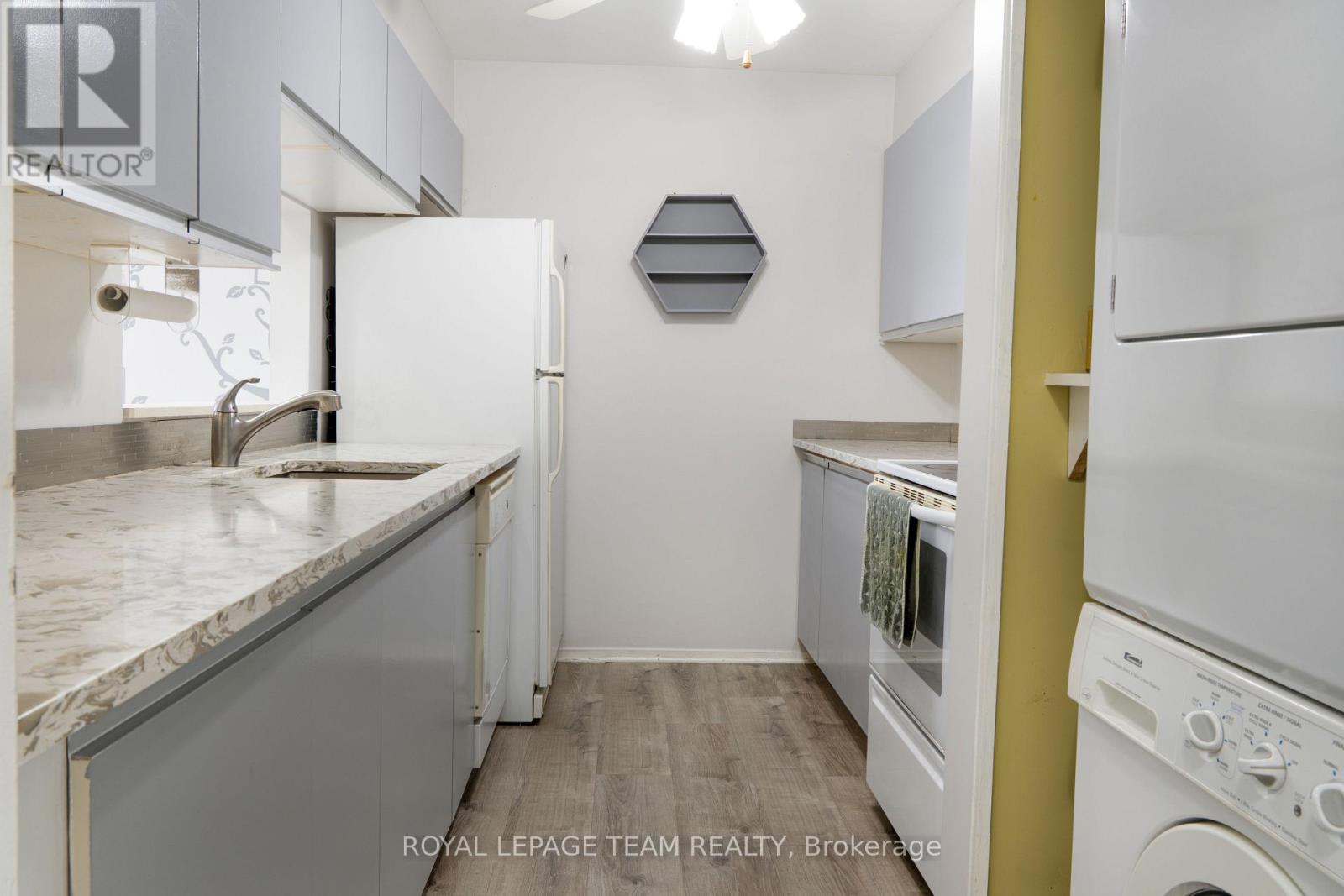 406 - 270 Brittany Drive, Ottawa, Ontario  K1K 4M3 - Photo 6 - X12420396