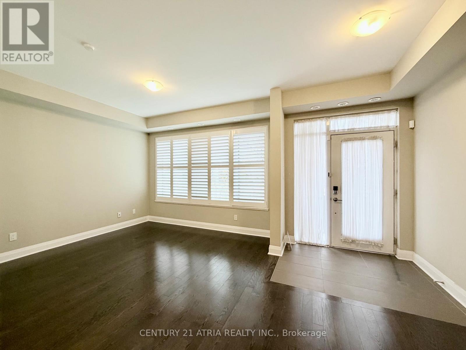 6 - 110 Little Creek Road, Mississauga, Ontario  L5R 0E9 - Photo 2 - W12362416