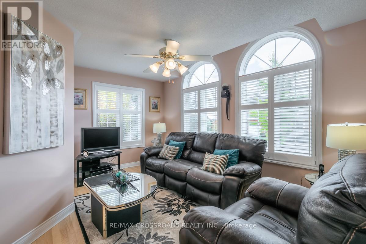 26 Lurosa Crescent, Whitby, Ontario  L1R 3A9 - Photo 10 - E12484901