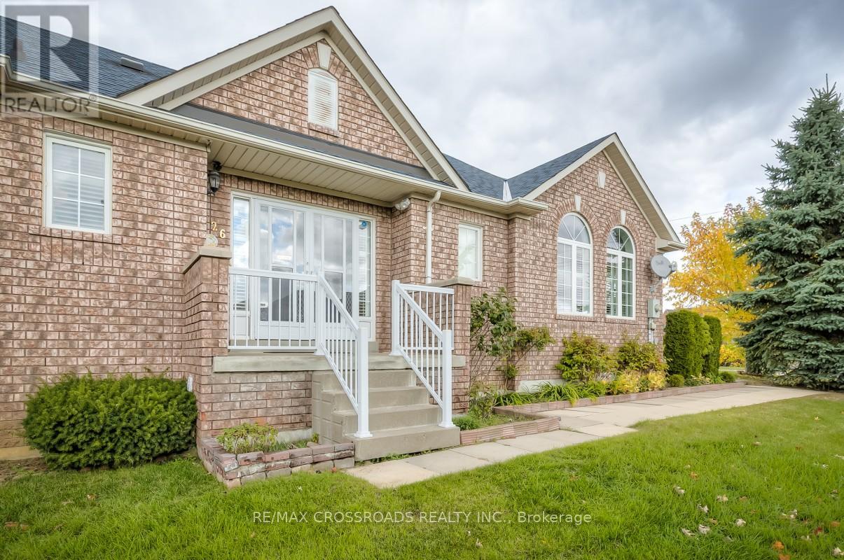 26 Lurosa Crescent, Whitby, Ontario  L1R 3A9 - Photo 5 - E12484901