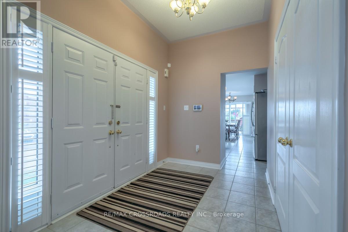 26 Lurosa Crescent, Whitby, Ontario  L1R 3A9 - Photo 6 - E12484901
