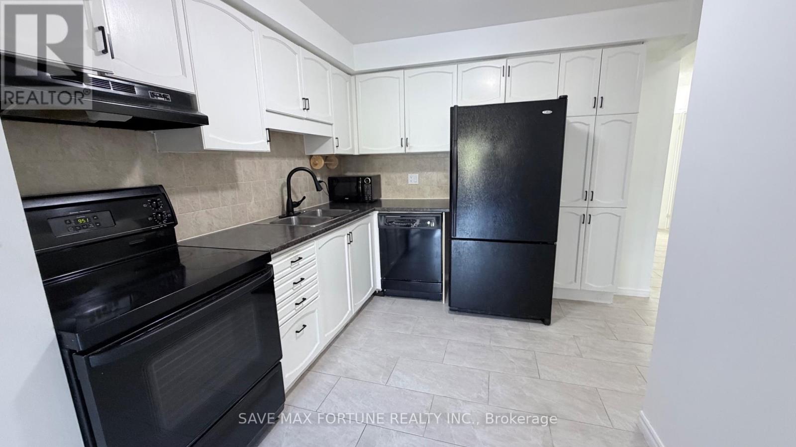 27 - 1 ROYALWOOD COURT, Hamilton, Ontario