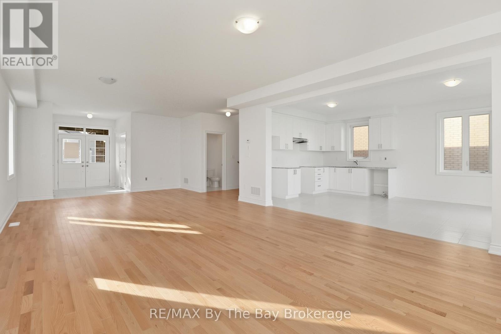 65 Amber Drive, Wasaga Beach, Ontario  L9Z 0R9 - Photo 12 - S12484914