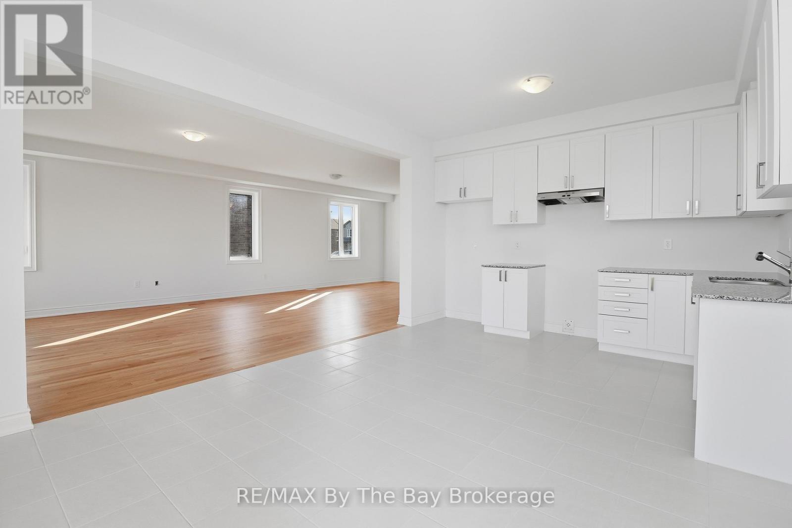 65 Amber Drive, Wasaga Beach, Ontario  L9Z 0R9 - Photo 21 - S12484914