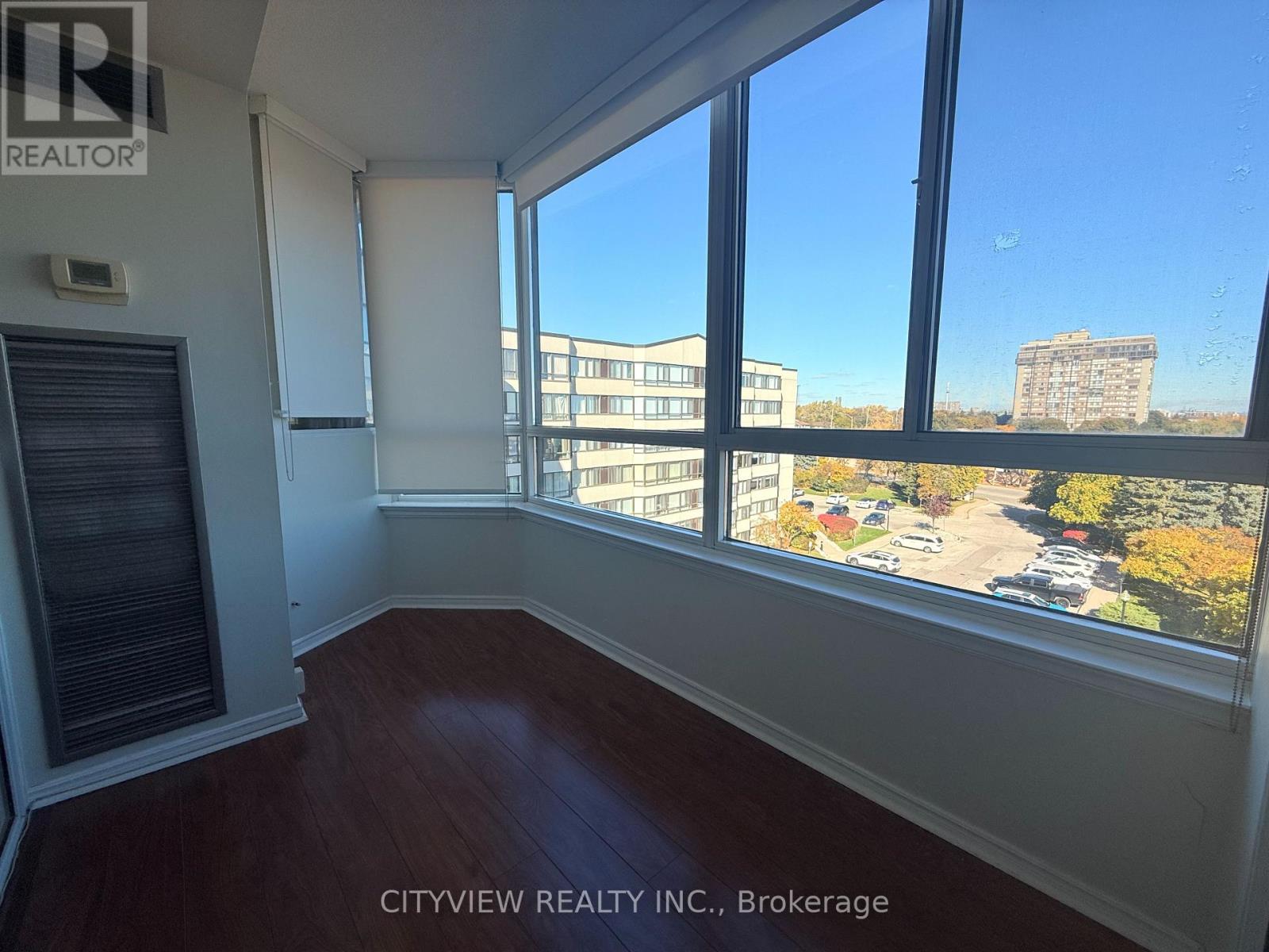 616 - 1001 Cedarglen Gate, Mississauga, Ontario  L5C 4R2 - Photo 10 - W12484896