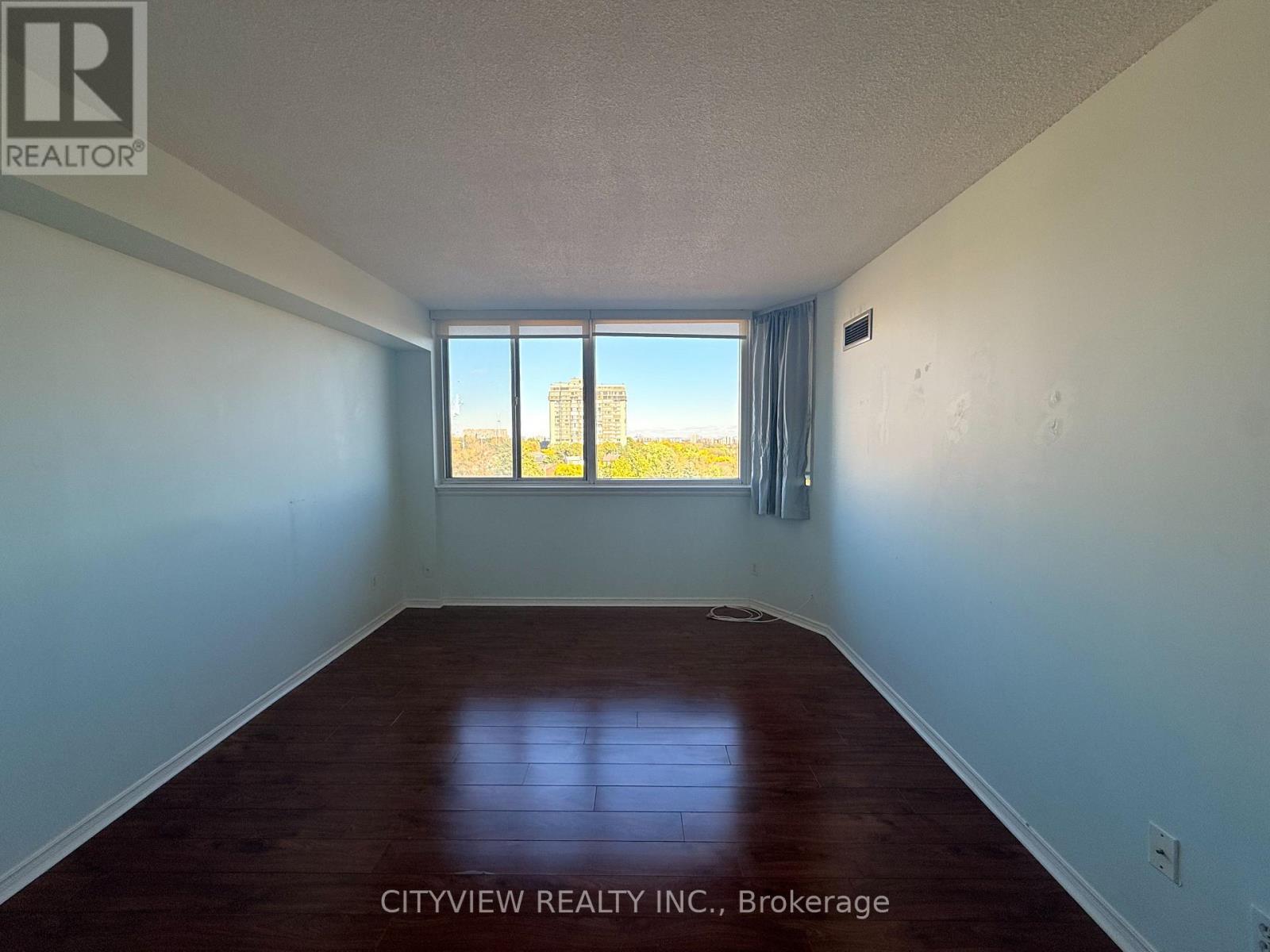 616 - 1001 Cedarglen Gate, Mississauga, Ontario  L5C 4R2 - Photo 13 - W12484896