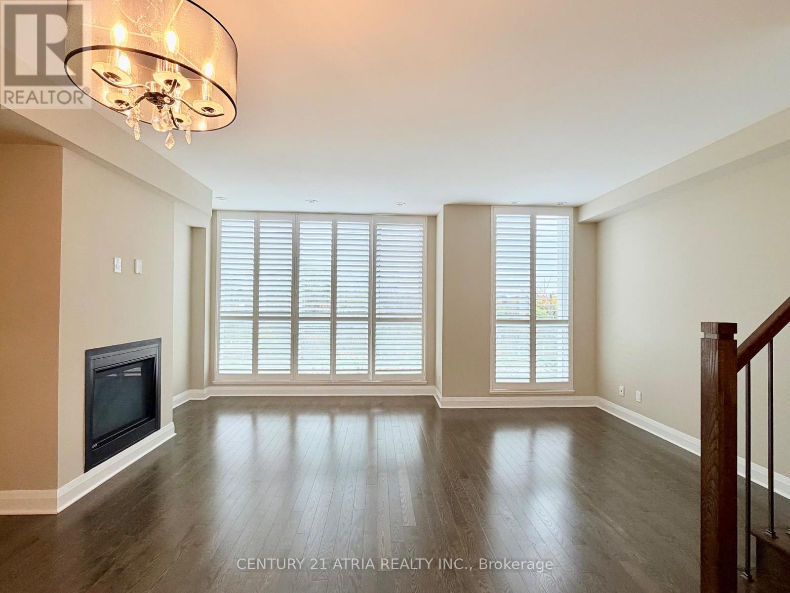 110 Little Creek Road, Mississauga, Ontario  L5R 0E9 - Photo 11 - W12484900
