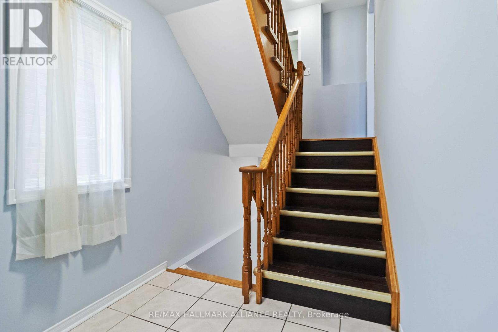 35 - 1591 South Parade Court, Mississauga, Ontario  L5M 6G1 - Photo 3 - W12484903