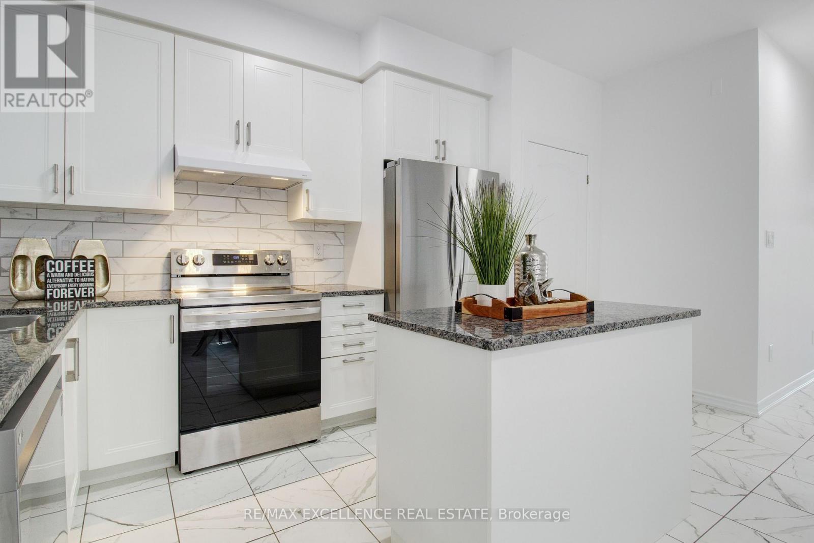 49 Malcolm Crescent, Haldimand, Ontario  N3W 0E9 - Photo 11 - X12484895