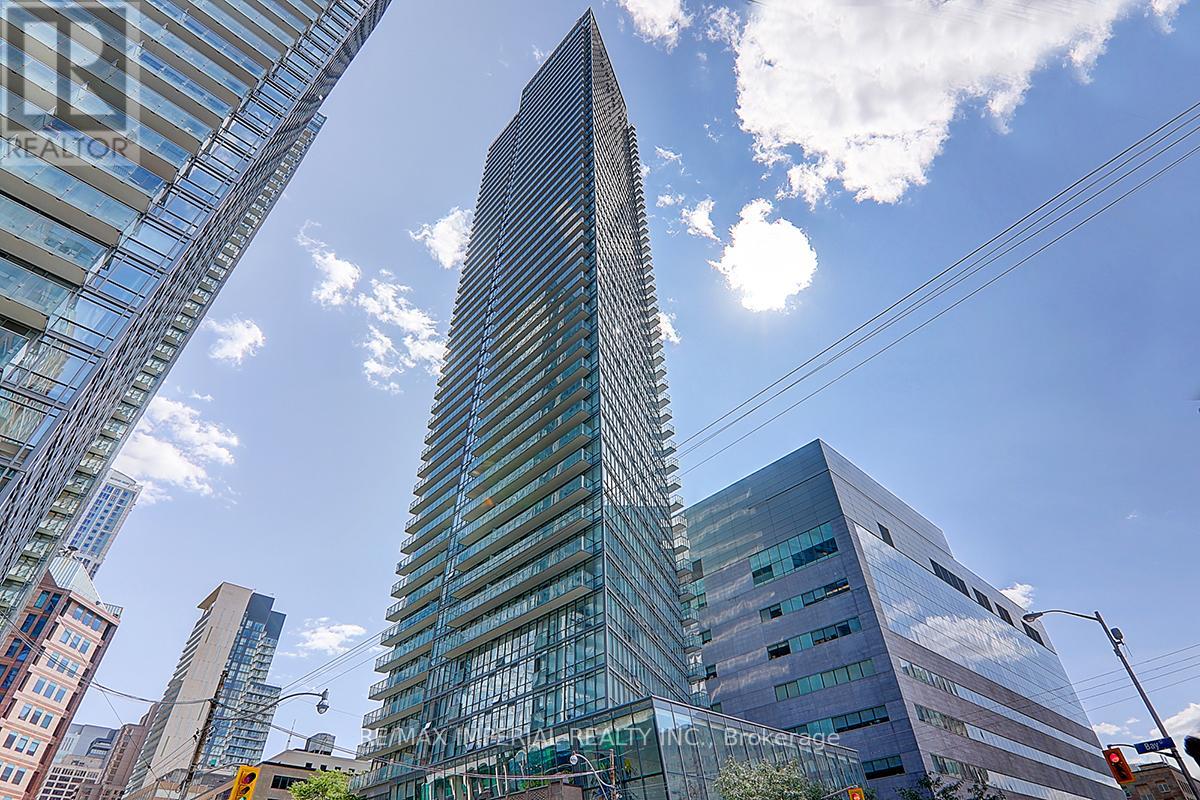 3405 - 832 BAY STREET, Toronto, Ontario