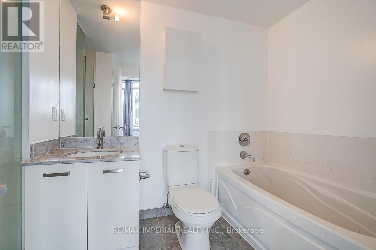 3405 - 832 Bay Street, Toronto, Ontario  M5S 1Z6 - Photo 21 - C12484908