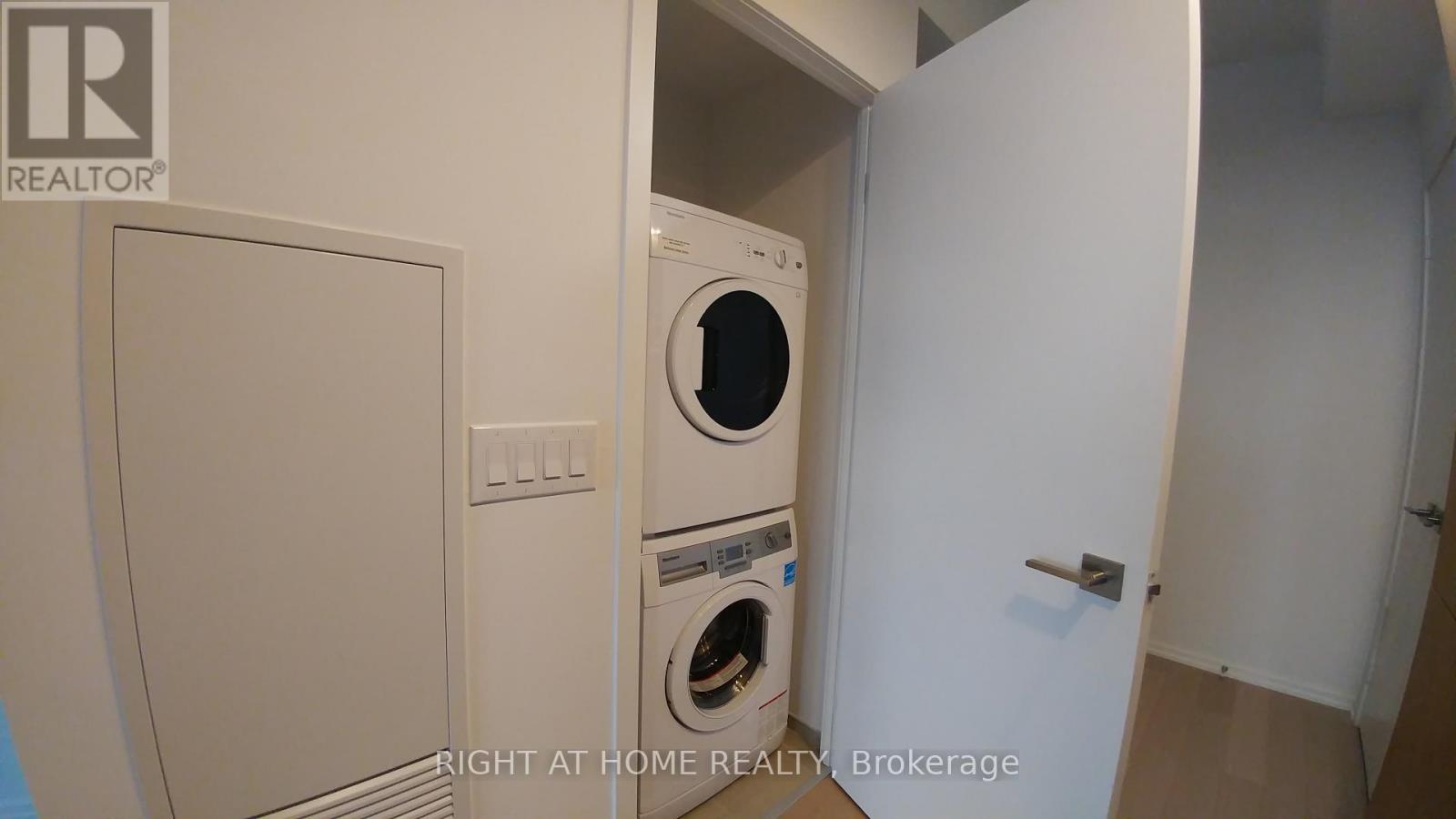 2305 - 70 Temperance Street, Toronto, Ontario  M5H 0B1 - Photo 18 - C12484909