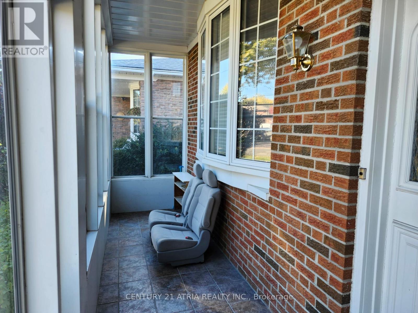 49 Chartland Boulevard S, Toronto, Ontario  M1S 2R5 - Photo 2 - E12484902
