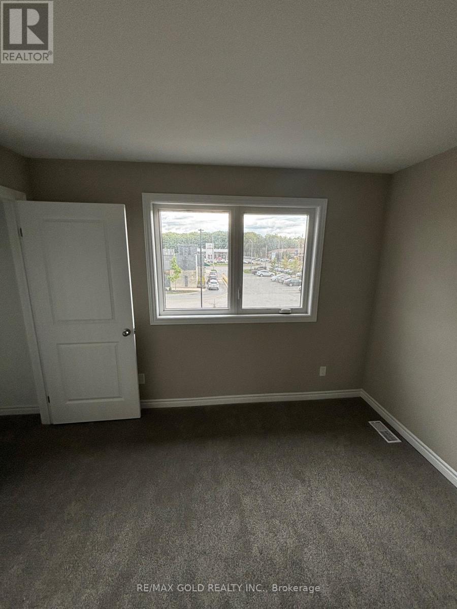 258 Wellandvale Drive, Welland, Ontario  L3C 0K3 - Photo 20 - X12481324