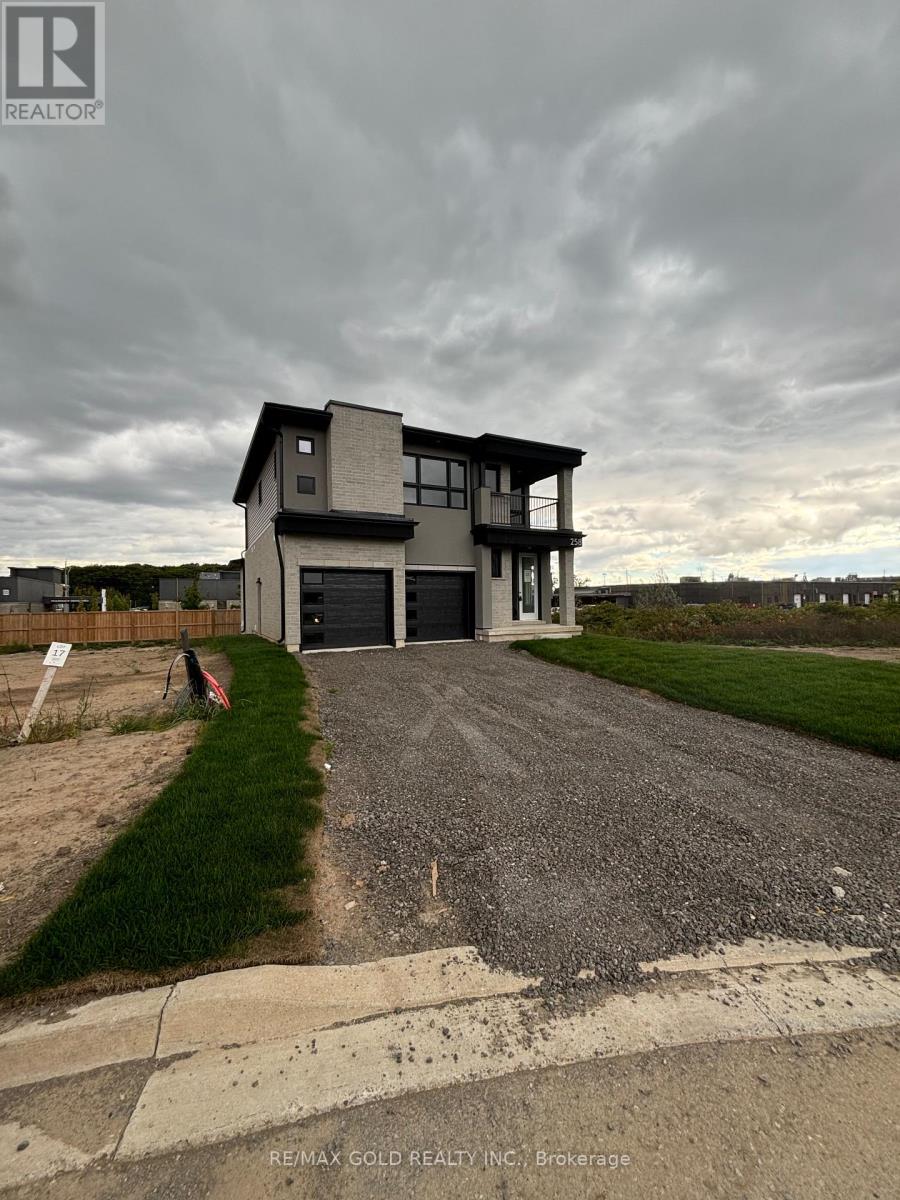 258 Wellandvale Drive, Welland, Ontario  L3C 0K3 - Photo 3 - X12481324