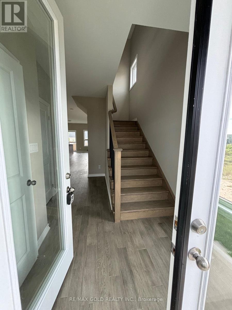 258 Wellandvale Drive, Welland, Ontario  L3C 0K3 - Photo 10 - X12481324