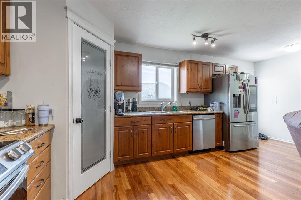 168 3 Street W, Cardston, Alberta  T0K 0K0 - Photo 7 - A2265749