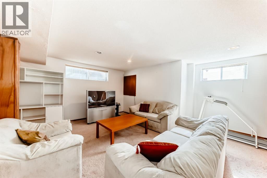 17 Santana Manor Nw, Calgary, Alberta  T3K 3M4 - Photo 33 - A2260143