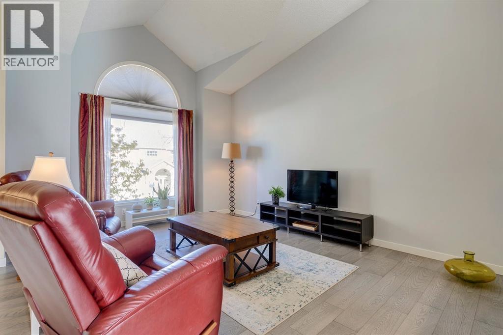 19 Sunlake Gardens Se, Calgary, Alberta  T2X 3G4 - Photo 5 - A2265866