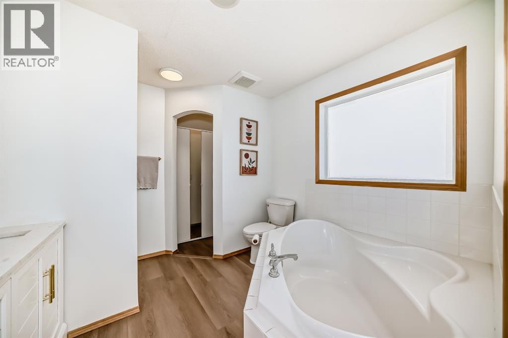 58 Panatella Lane Nw, Calgary, Alberta  T3K 6C5 - Photo 24 - A2267326