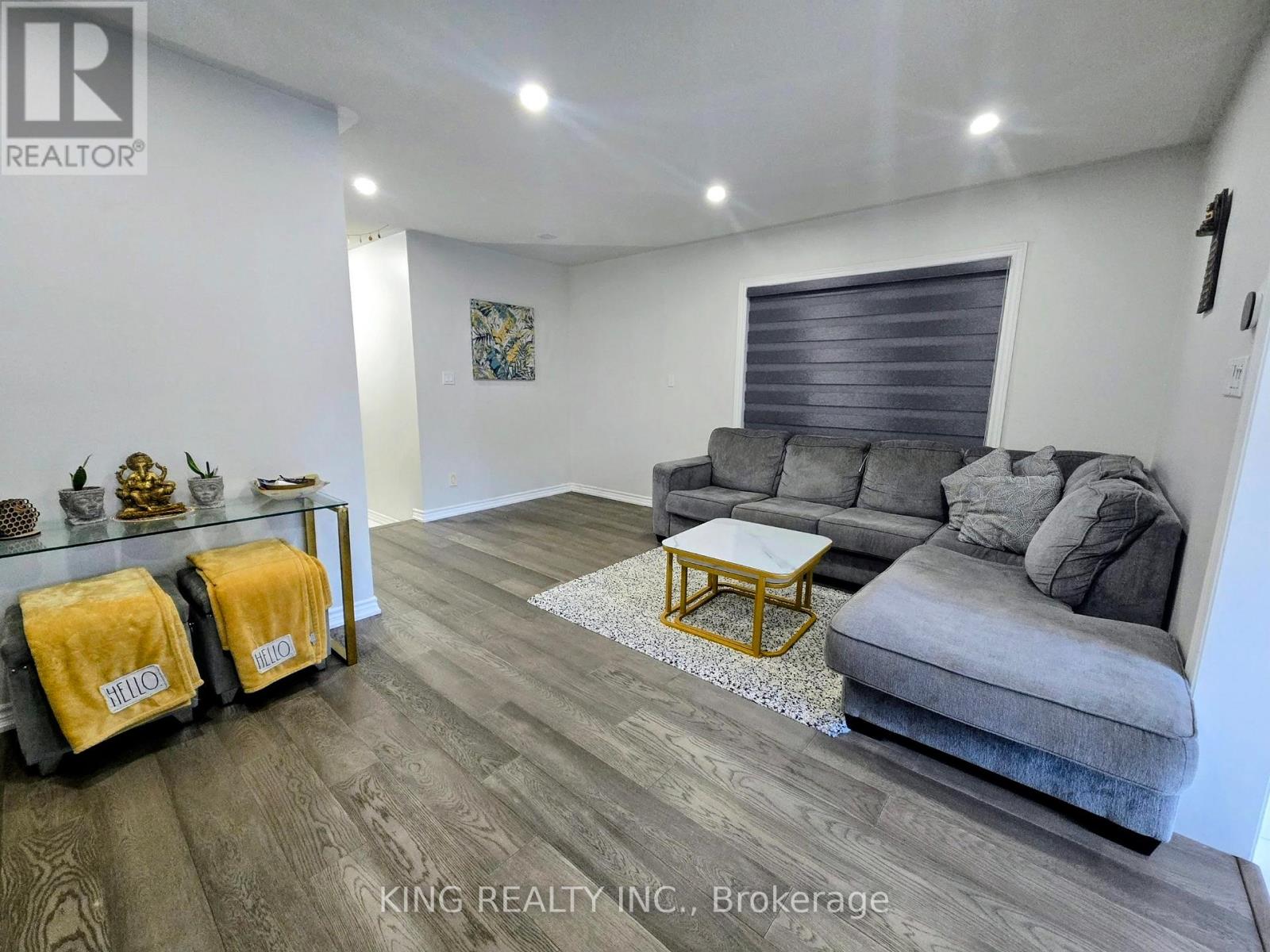 131 Royal Appian Crescent, Vaughan, Ontario  L4K 5L5 - Photo 7 - N12482922