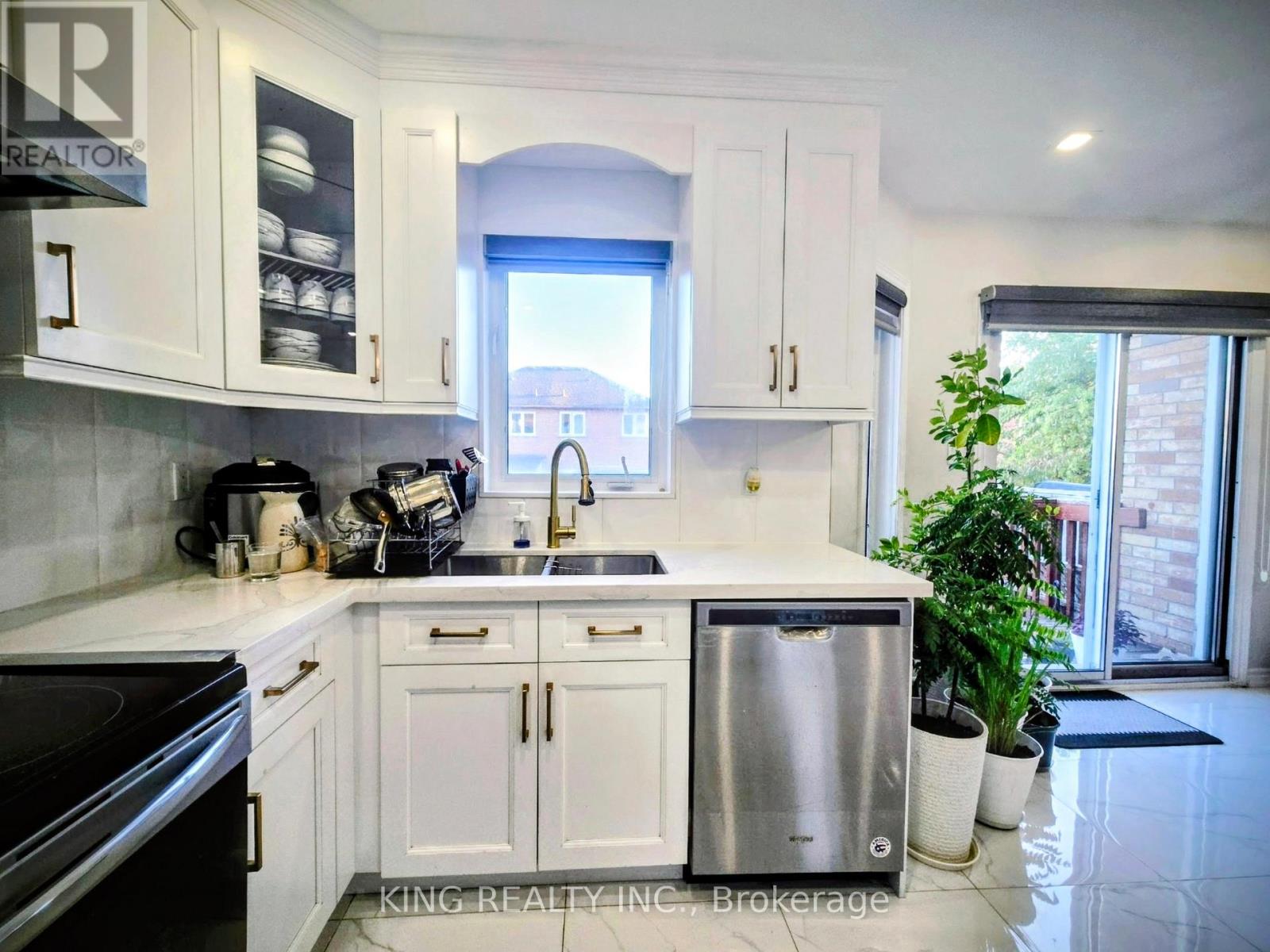 131 Royal Appian Crescent, Vaughan, Ontario  L4K 5L5 - Photo 9 - N12482922