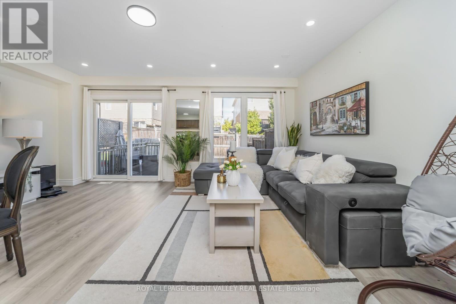 58 Rockcliffe Drive, Kitchener, Ontario  N2R 1W5 - Photo 8 - X12440305