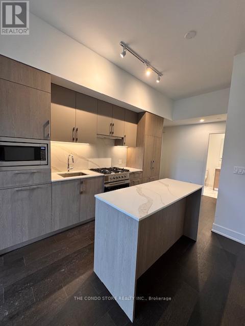 311 - 8 MANOR ROAD W, Toronto, Ontario