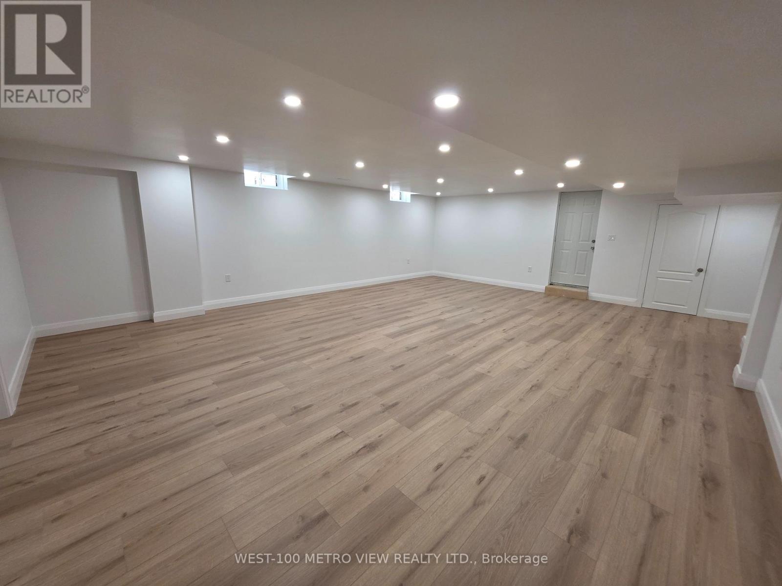 250 Sunset Ridge, Vaughan, Ontario  L4H 1Z7 - Photo 3 - N12484921