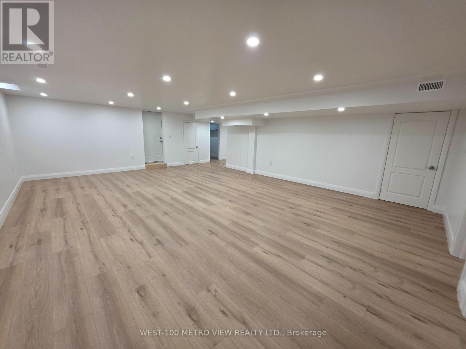 250 Sunset Ridge, Vaughan, Ontario  L4H 1Z7 - Photo 4 - N12484921