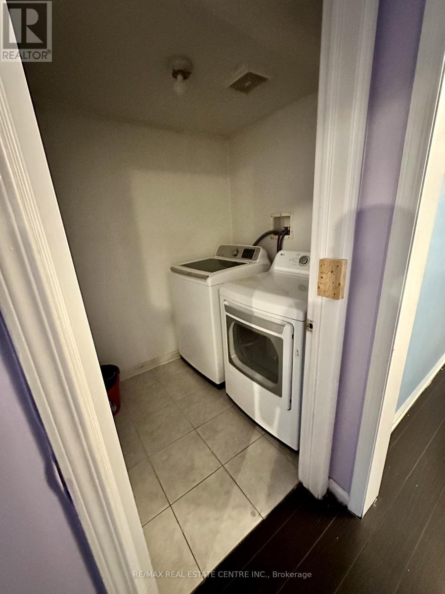 85 Herdwick Street, Brampton, Ontario  L6S 6M1 - Photo 10 - W12484919