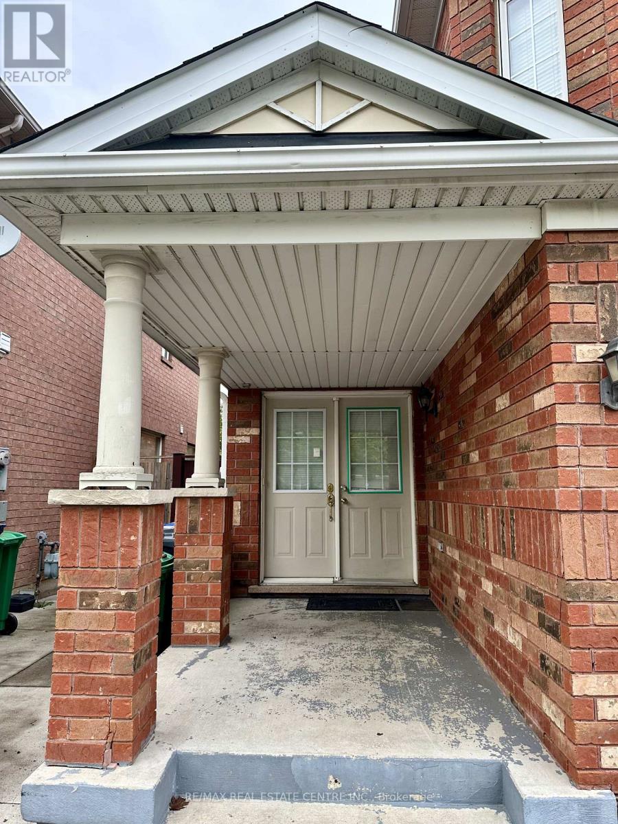 85 Herdwick Street, Brampton, Ontario  L6S 6M1 - Photo 3 - W12484919