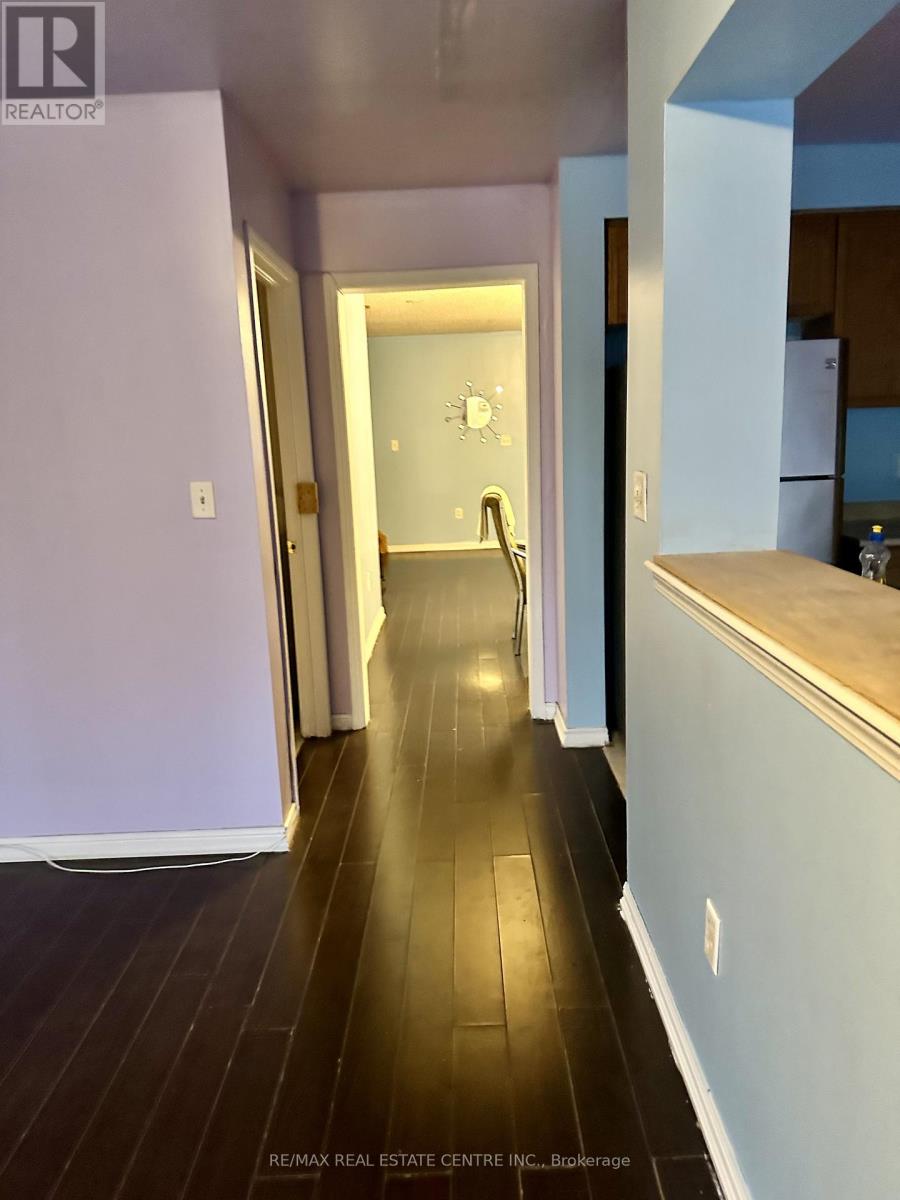 85 Herdwick Street, Brampton, Ontario  L6S 6M1 - Photo 7 - W12484919