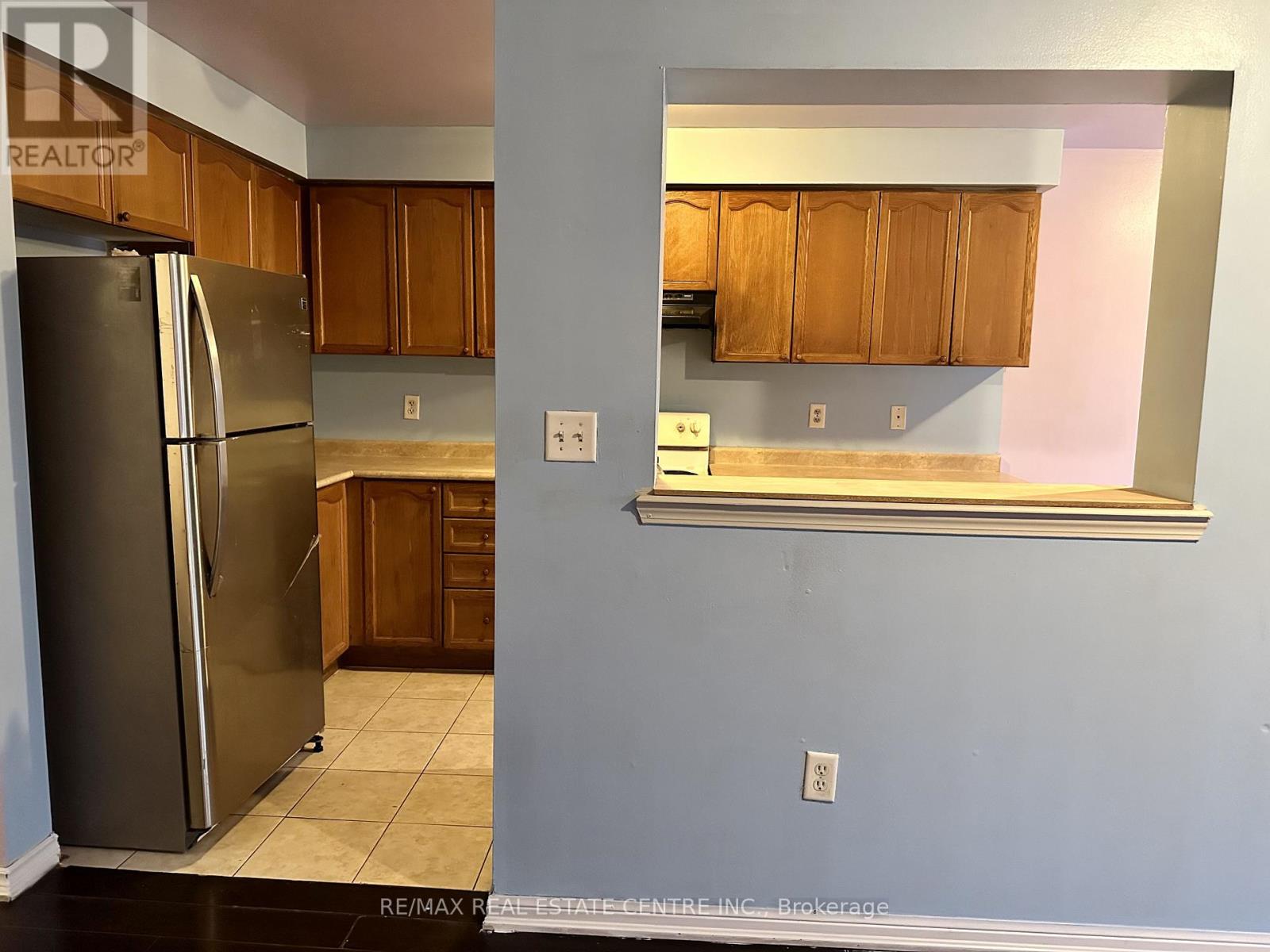 85 Herdwick Street, Brampton, Ontario  L6S 6M1 - Photo 9 - W12484919