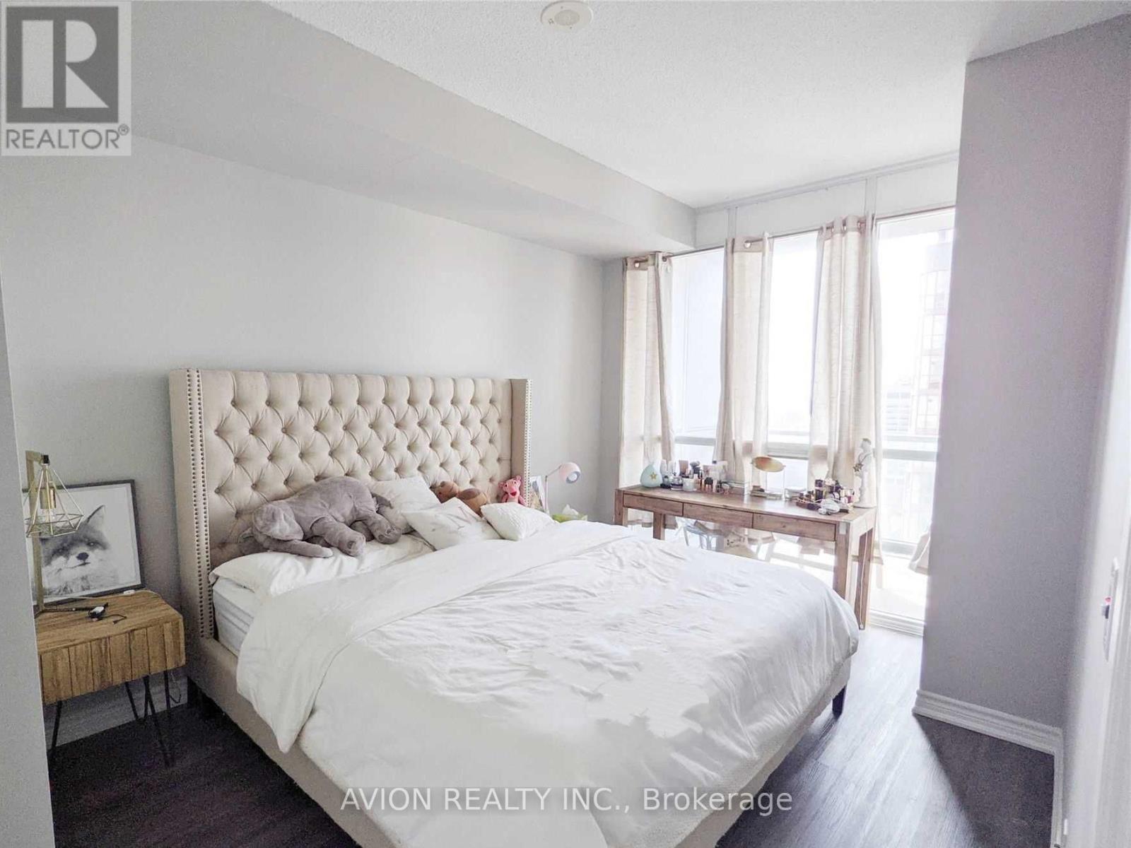 2610 - 761 Bay Street, Toronto, Ontario  M5G 2R2 - Photo 8 - C12484932