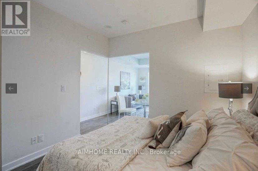 1104 - 17 Dundonald Street, Toronto, Ontario  M4Y 0E4 - Photo 7 - C12484934