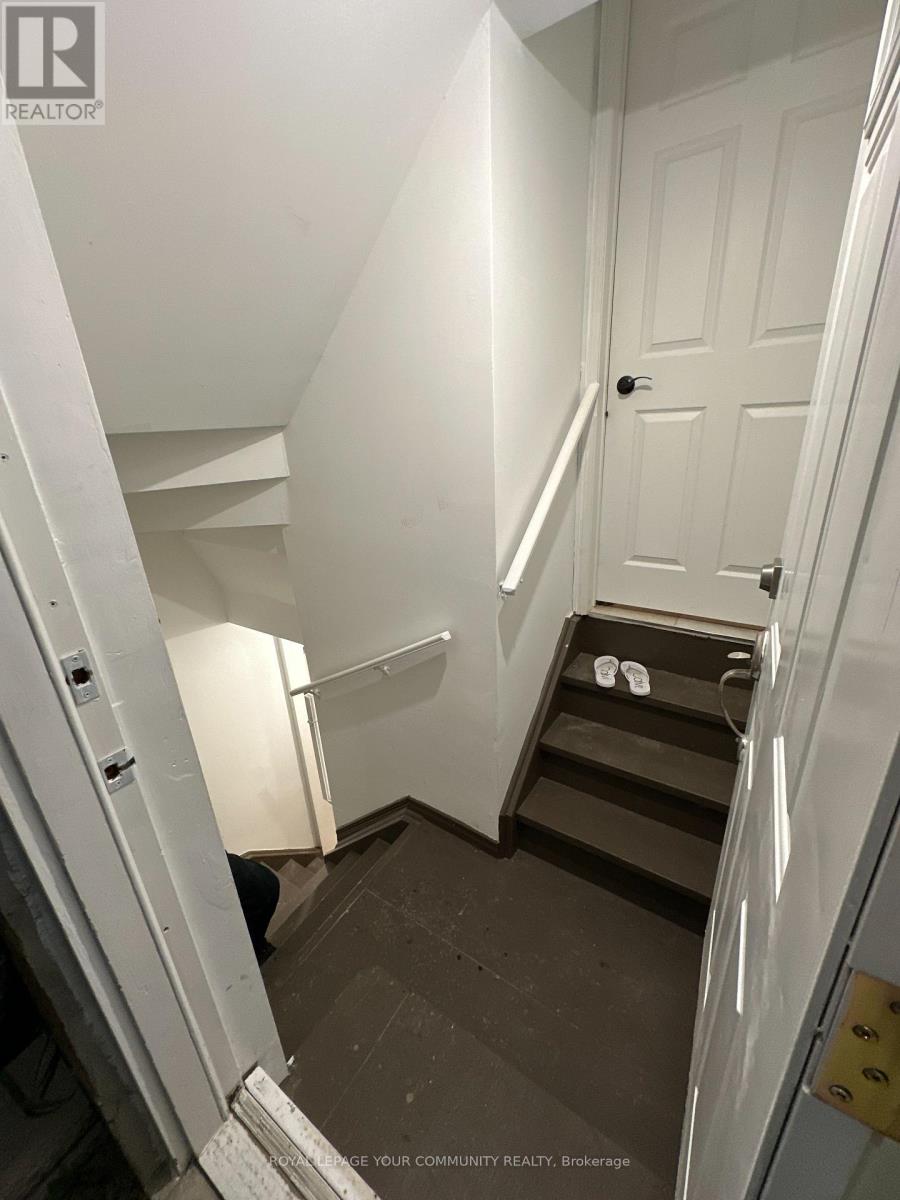 Lower - 51 Long Point Drive, Richmond Hill, Ontario  L4E 3W8 - Photo 4 - N12470466