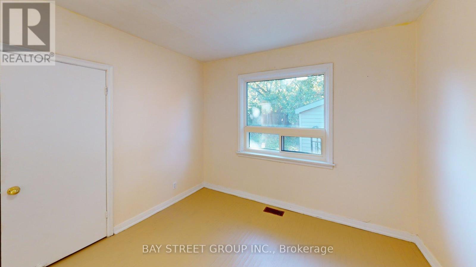 Main - 106 Wye Valley Road, Toronto, Ontario  M1P 2A8 - Photo 10 - E12484939