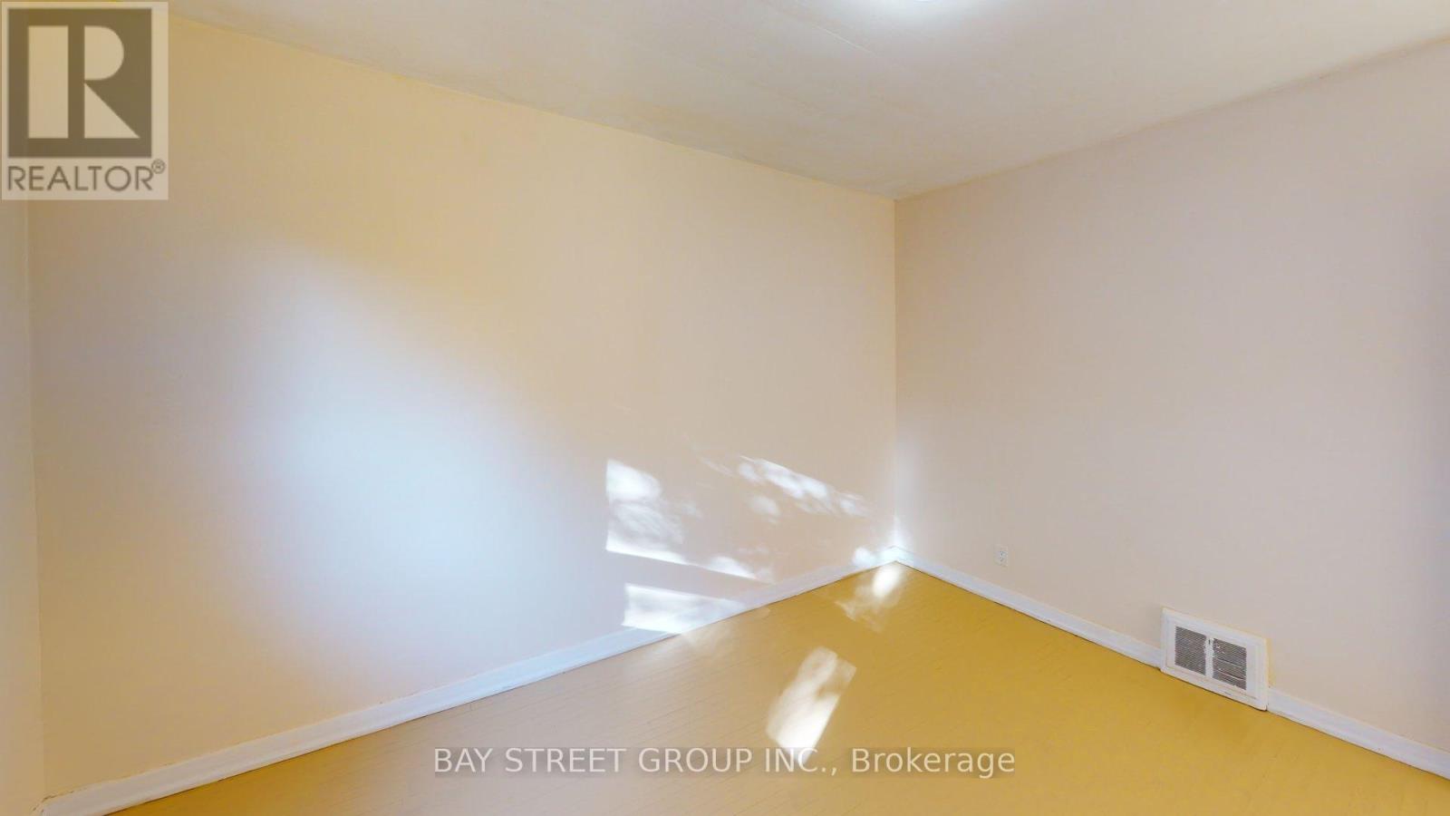 Main - 106 Wye Valley Road, Toronto, Ontario  M1P 2A8 - Photo 12 - E12484939
