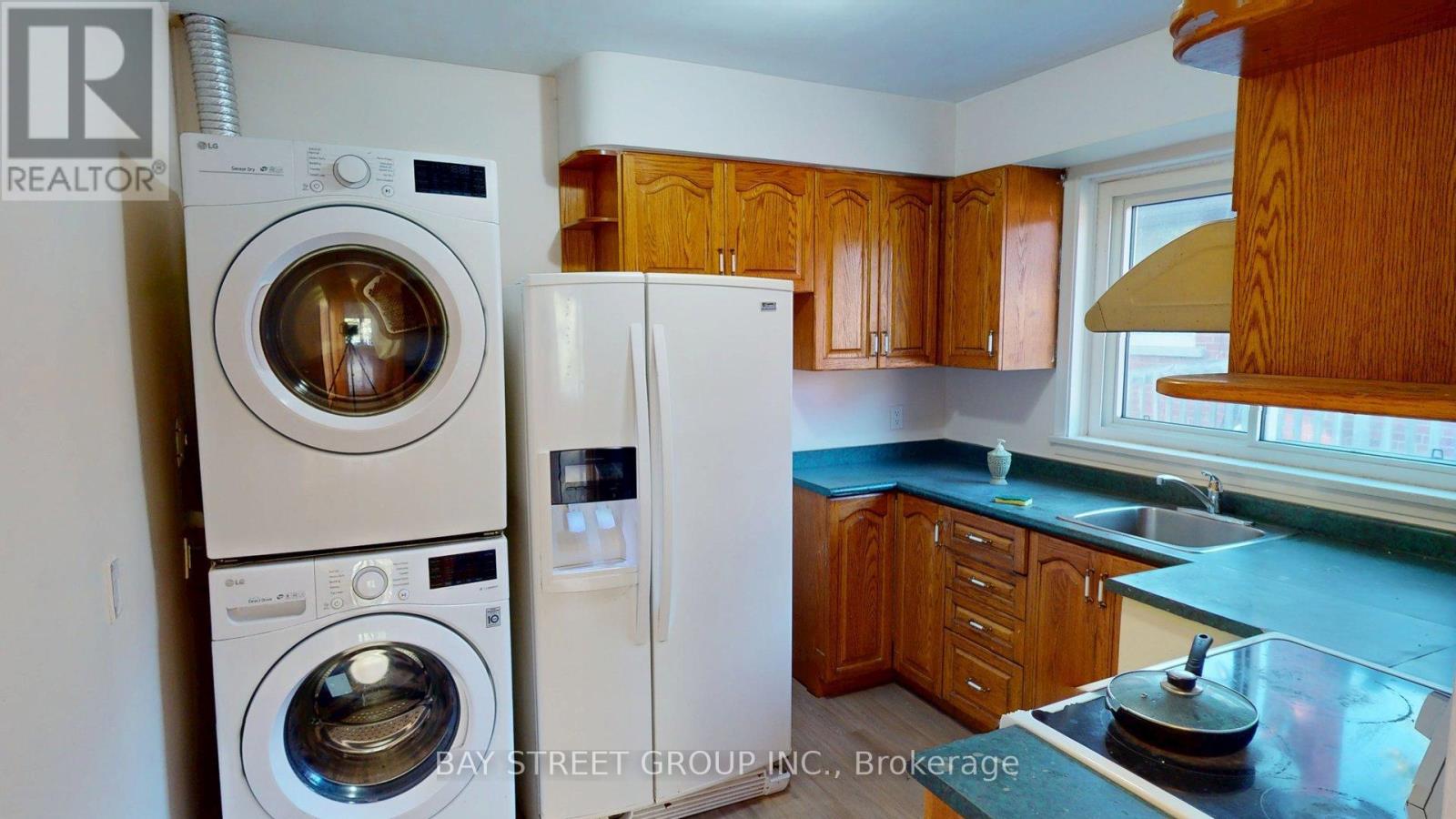 Main - 106 Wye Valley Road, Toronto, Ontario  M1P 2A8 - Photo 4 - E12484939