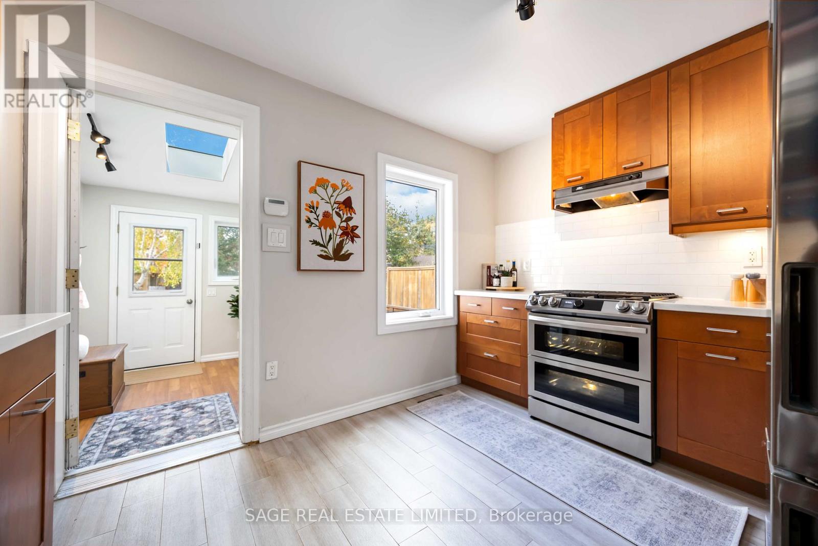 552 Victoria Park Avenue, Toronto, Ontario  M4E 3T5 - Photo 19 - E12484947