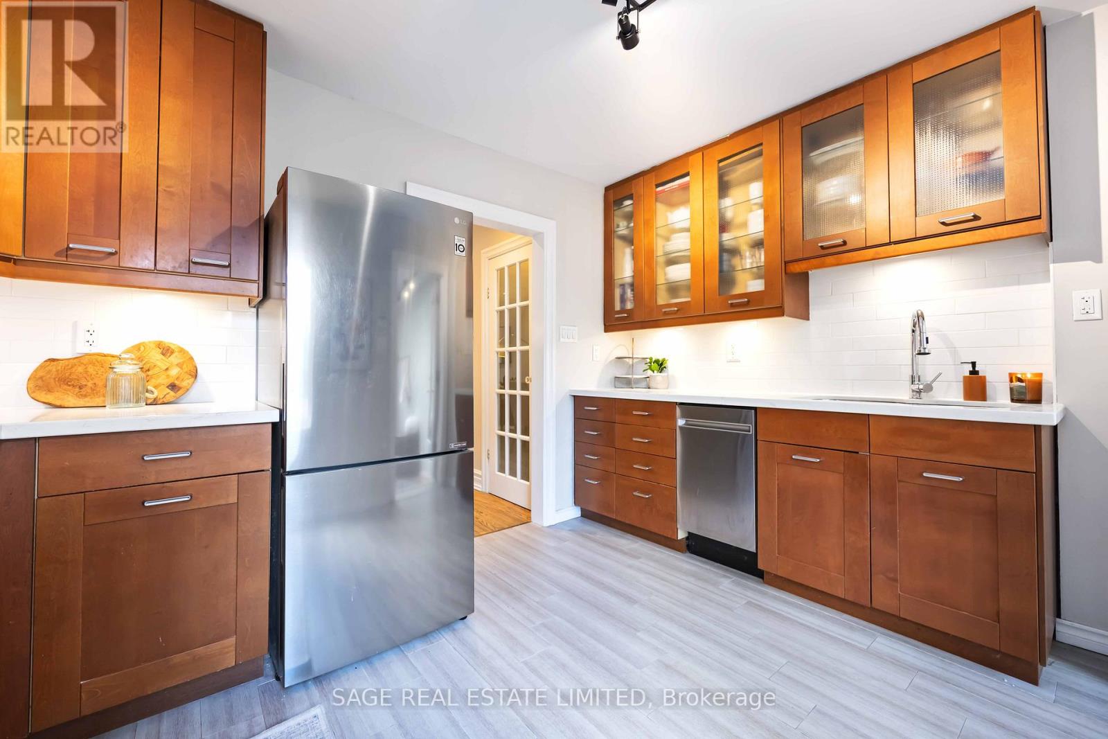 552 Victoria Park Avenue, Toronto, Ontario  M4E 3T5 - Photo 22 - E12484947