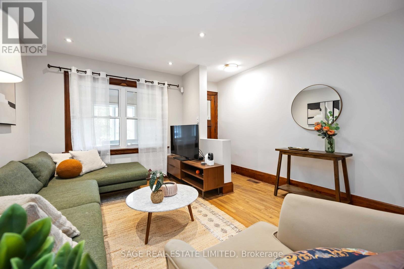 552 Victoria Park Avenue, Toronto, Ontario  M4E 3T5 - Photo 8 - E12484947