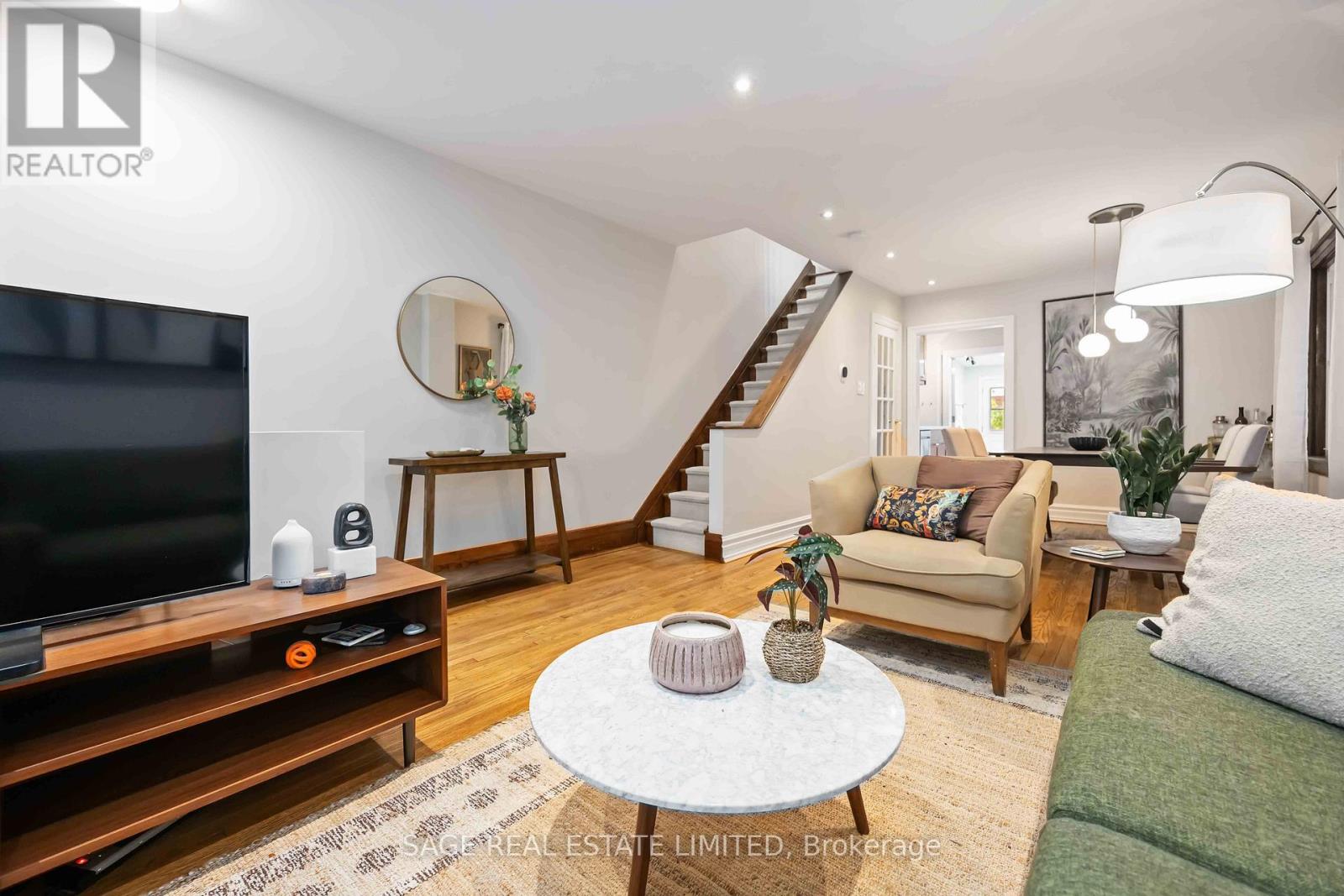 552 Victoria Park Avenue, Toronto, Ontario  M4E 3T5 - Photo 9 - E12484947