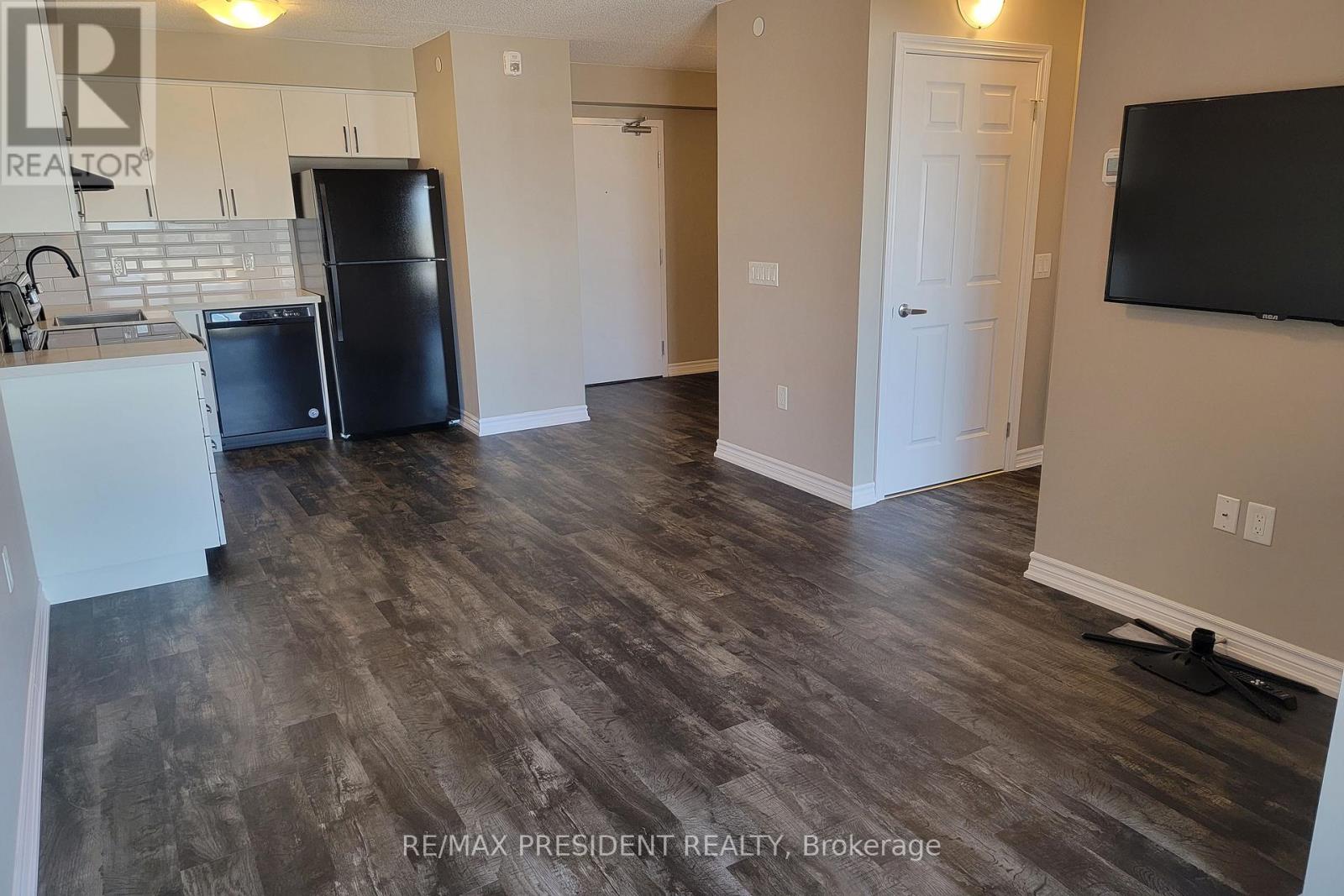 303 - 716 Main Street E, Milton, Ontario  L9T 9L9 - Photo 7 - W12484950