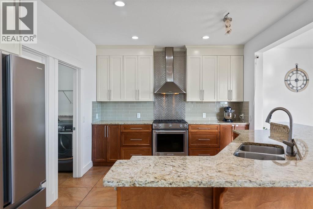 332 Kinniburgh Boulevard, Chestermere, Alberta  T1X 0P4 - Photo 15 - A2263648