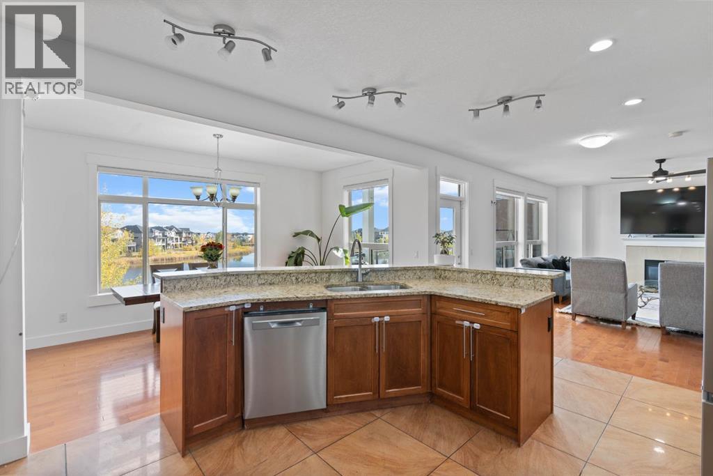 332 Kinniburgh Boulevard, Chestermere, Alberta  T1X 0P4 - Photo 20 - A2263648