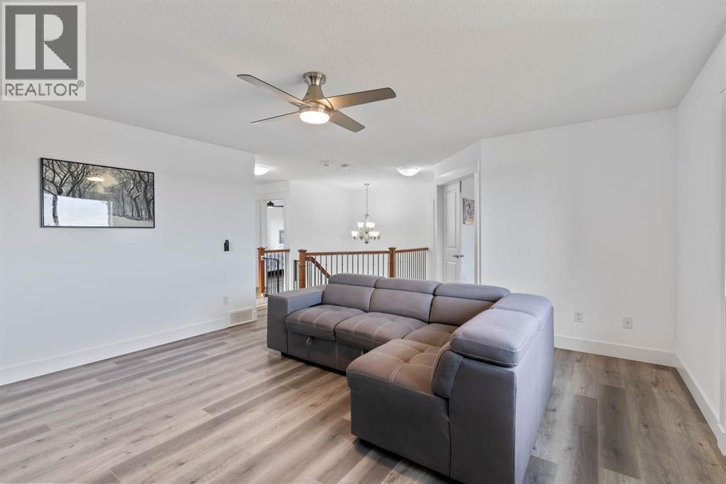 332 Kinniburgh Boulevard, Chestermere, Alberta  T1X 0P4 - Photo 28 - A2263648